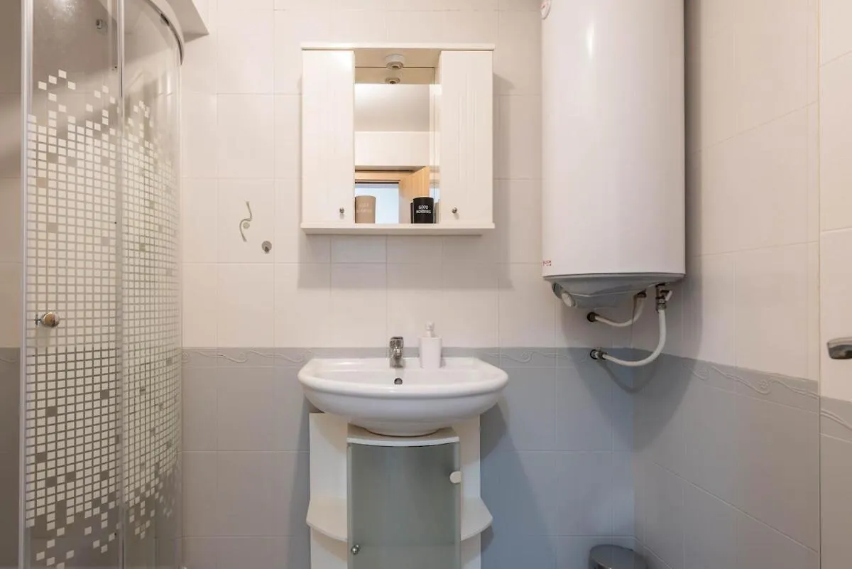 וארנה Cozy Space Near Grand Mall 0*,  בולגריה
