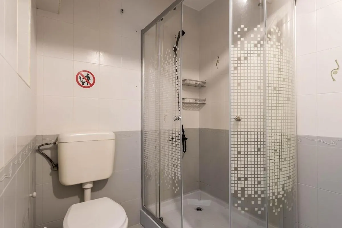 Cozy Space Near Grand Mall Varna Apartment